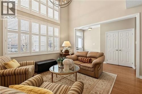 1326 Pepperbush Place, Oakville, ON - Indoor Photo Showing Living Room