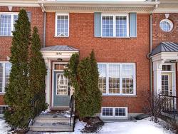 1545 Rue de l'Everest  Montréal (Saint-Laurent), QC H4R 2W6