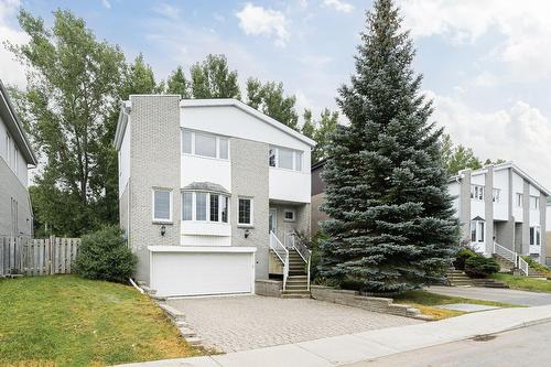 Façade - 28 Av. Greystone, Pointe-Claire, QC - Outdoor With Facade