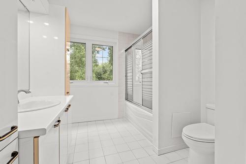 Salle de bains - 28 Av. Greystone, Pointe-Claire, QC - Indoor Photo Showing Bathroom