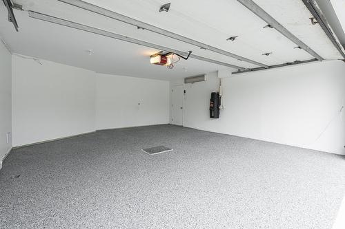 Garage - 28 Av. Greystone, Pointe-Claire, QC - Indoor