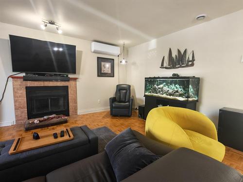 Cuisine - 6924 Rue Marie-Guyart, Montréal (Lasalle), QC - Indoor Photo Showing Kitchen With Double Sink