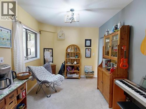 4739 Harvie Ave, Powell River, BC - Indoor