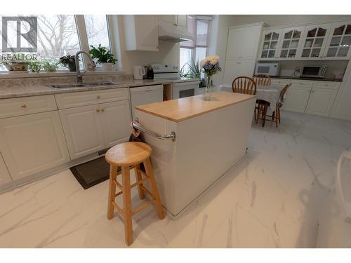 3525 Northside Road, Vanderhoof, BC - Indoor Photo Showing Kitchen