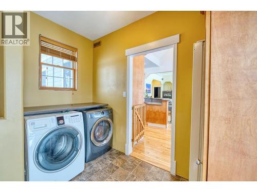 10706 244 Road, Fort St. John, BC - Indoor Photo Showing Laundry Room