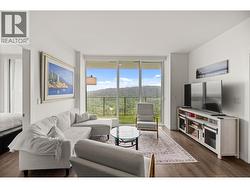 4102 567 CLARKE ROAD  Coquitlam, BC V3J 0K7