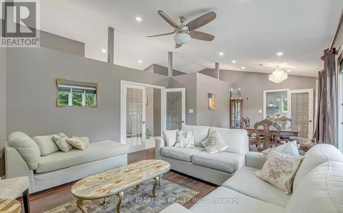 19 Mcconachie Crescent, Caledon, ON - Indoor Photo Showing Living Room