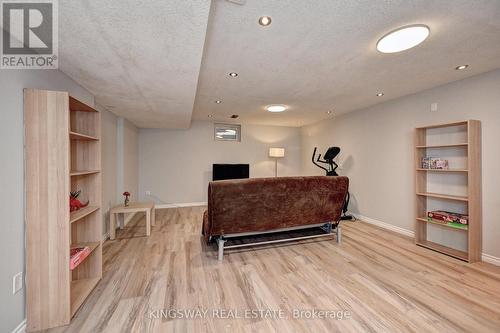 242 Doon Mills Drive, Kitchener, ON - Indoor