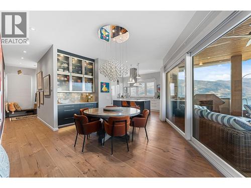 604 Clifton Road N, Kelowna, BC - Indoor Photo Showing Dining Room