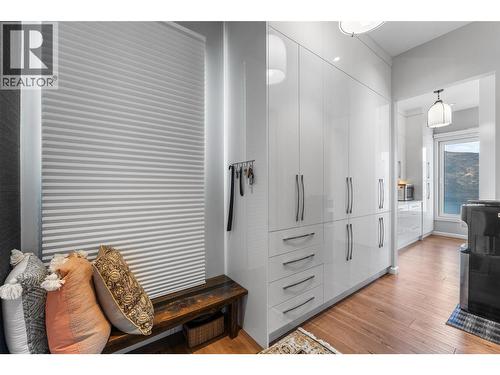 604 Clifton Road N, Kelowna, BC - Indoor Photo Showing Other Room