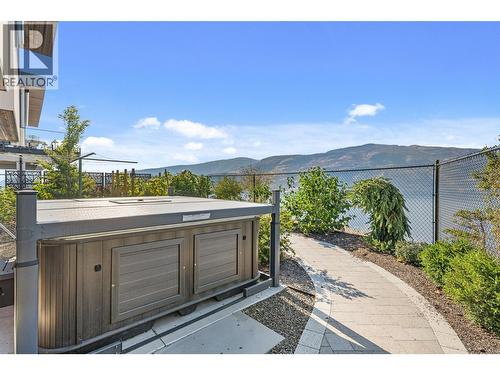604 Clifton Road N, Kelowna, BC - Outdoor With Body Of Water
