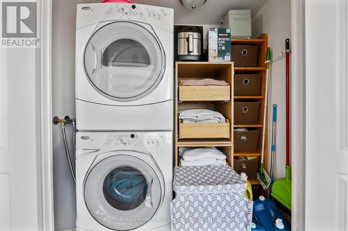 405 - 70 Town Centre Court, Toronto, ON - Indoor Photo Showing Laundry Room