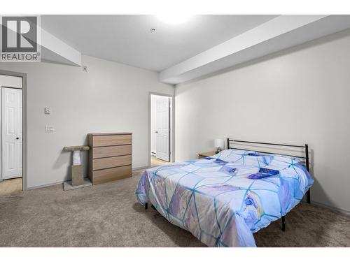 250 Hollywood Road S Unit# 119, Kelowna, BC - Indoor Photo Showing Bedroom