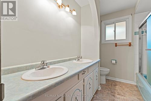 12 Hampton Court, Welland (Prince Charles), ON - Indoor Photo Showing Bathroom