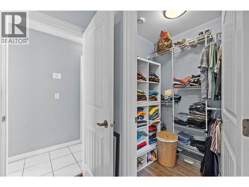 491 7 Street Se, Salmon Arm, BC - Indoor With Storage