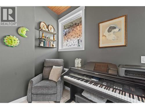 491 7 Street Se, Salmon Arm, BC - Indoor