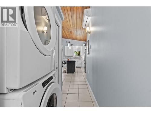 491 7 Street Se, Salmon Arm, BC - Indoor Photo Showing Laundry Room