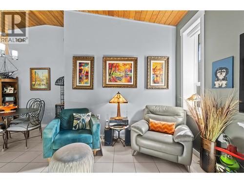 491 7 Street Se, Salmon Arm, BC - Indoor