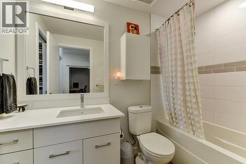 722 Valley Road Unit# 505, Kelowna, BC - Indoor Photo Showing Bathroom