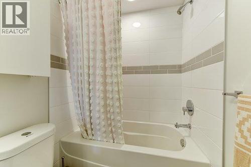722 Valley Road Unit# 505, Kelowna, BC - Indoor Photo Showing Bathroom