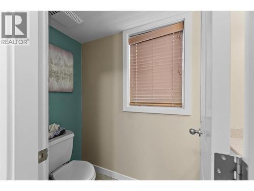2003 Montego Street, West Kelowna, BC - Indoor Photo Showing Bathroom