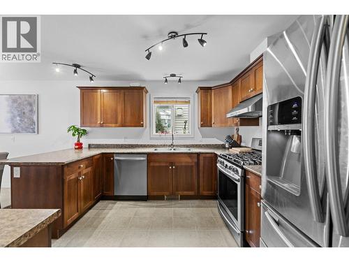 2003 Montego Street, West Kelowna, BC - Indoor Photo Showing Kitchen With Double Sink