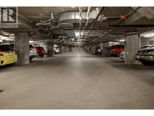 2901 Abbott Street Unit# 116, Kelowna, BC - Indoor Photo Showing Garage