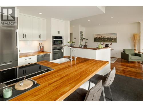 2901 Abbott Street Unit# 116, Kelowna, BC - Indoor Photo Showing Other Room