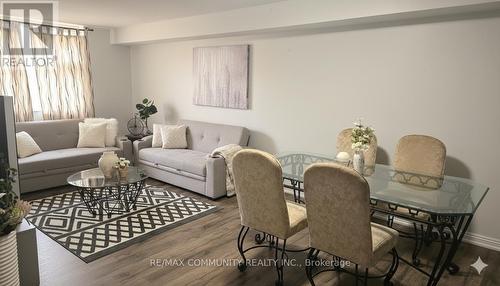 907 - 260 Davis Drive, Newmarket, ON - Indoor