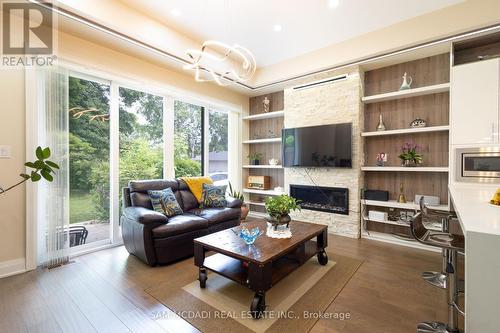 35A Broadview Avenue, Mississauga, ON - Indoor Photo Showing Living Room