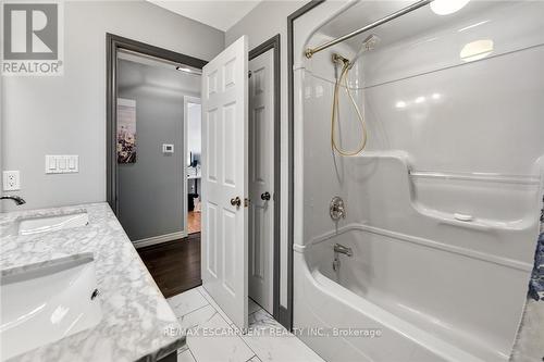 42004 Highway 3, Wainfleet, ON - Indoor Photo Showing Bathroom