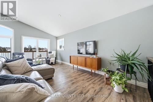 75 John Meyers Road, Quinte West (Sidney Ward), ON - Indoor Photo Showing Living Room