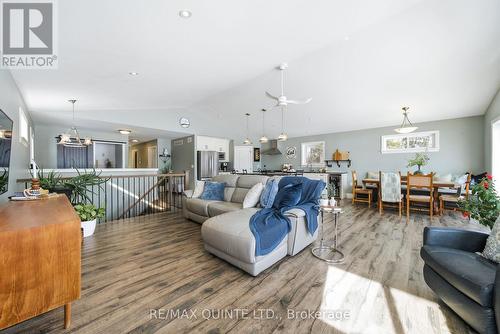75 John Meyers Road, Quinte West (Sidney Ward), ON - Indoor Photo Showing Living Room