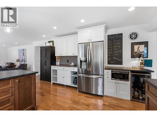 774 Varney Court, Kelowna, BC - Indoor Photo Showing Kitchen