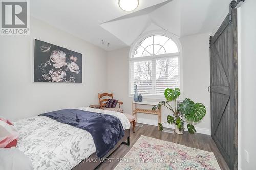 892 Sixth Street, Mississauga, ON - Indoor Photo Showing Bedroom