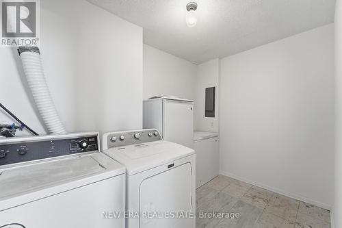 1601 - 15 Torrance Road, Toronto, ON - Indoor Photo Showing Laundry Room