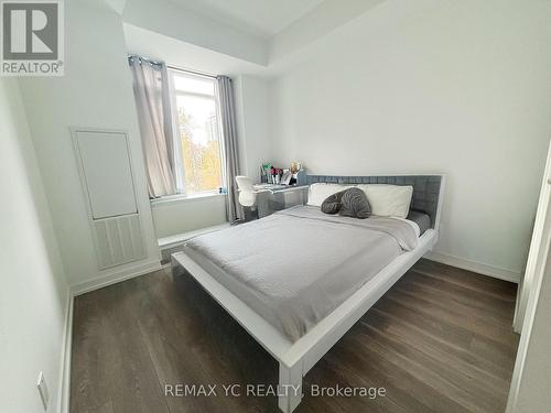 324 - 8 Beverley Glen Boulevard, Vaughan, ON - Indoor Photo Showing Bedroom