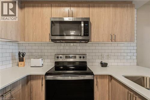 16 Markle Crescent Unit# 413, Hamilton, ON - Indoor Photo Showing Kitchen