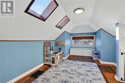 207 Edgemont Street S, Hamilton, ON - Indoor