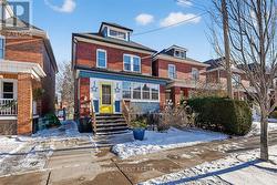 207 EDGEMONT STREET S  Hamilton, ON L8K 2J1