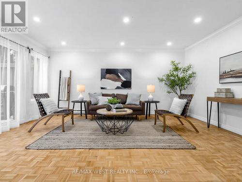 117 - 246 Milestone Crescent, Aurora, ON - Indoor