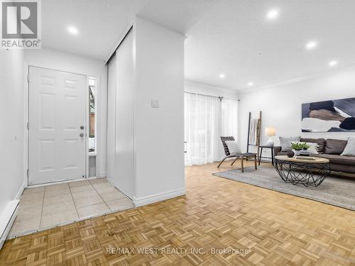 117 - 246 Milestone Crescent, Aurora, ON - Indoor Photo Showing Other Room