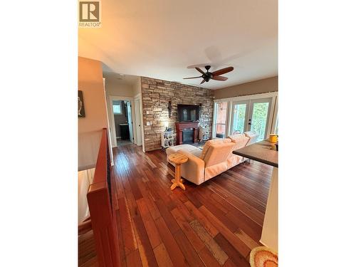 3970 Talin Place, Eagle Bay, BC - Indoor With Fireplace