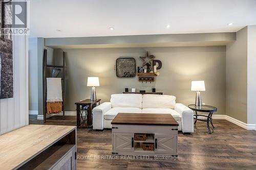 92 Zachary Place, Whitby (Brooklin), ON - Indoor Photo Showing Living Room