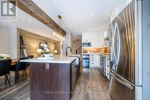 92 Zachary Place, Whitby (Brooklin), ON - Indoor Photo Showing Kitchen With Upgraded Kitchen