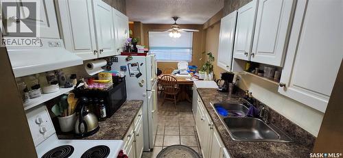 34 15 Assiniboine Drive, Saskatoon, SK - Indoor Photo Showing Kitchen