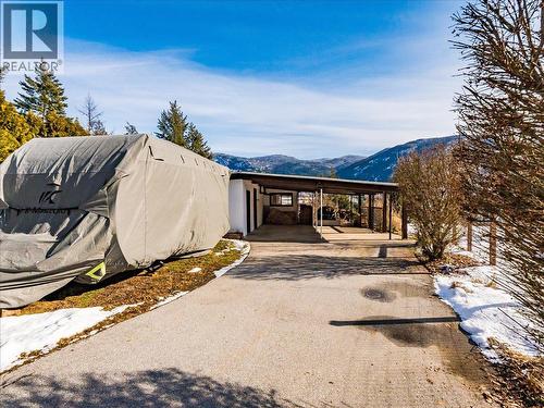2329 5Th Avenue, Castlegar, BC - Outdoor