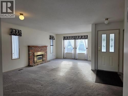6660 21St Street, Grand Forks, BC - Indoor With Fireplace