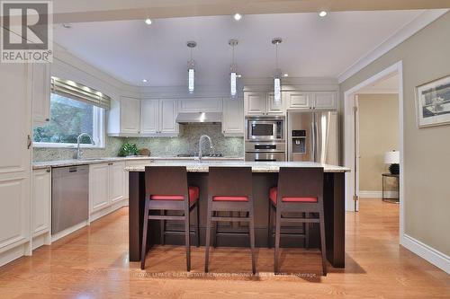 2289 Beejay Court, Mississauga, ON - Indoor Photo Showing Kitchen With Upgraded Kitchen