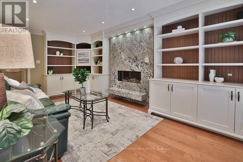 2289 Beejay Court, Mississauga, ON - Indoor With Fireplace
